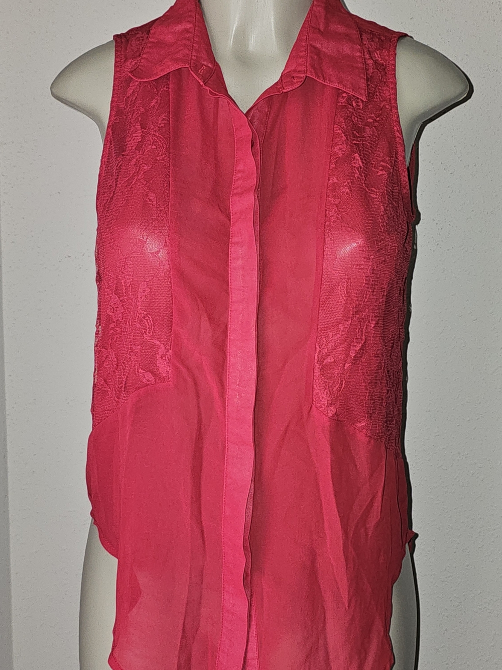 Sleeveless Sheer Lace Button-Front Top - Red